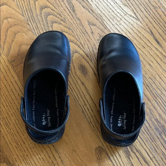 Spring Step Black Leather Mules - Picture 5 of 12